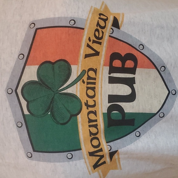 SALE! Mountain View Pub T-shirt nwot - Picture 2 of 3